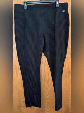 Calvin Klein Women's Pinstripe Pull-On Pant Skinny Pants Black